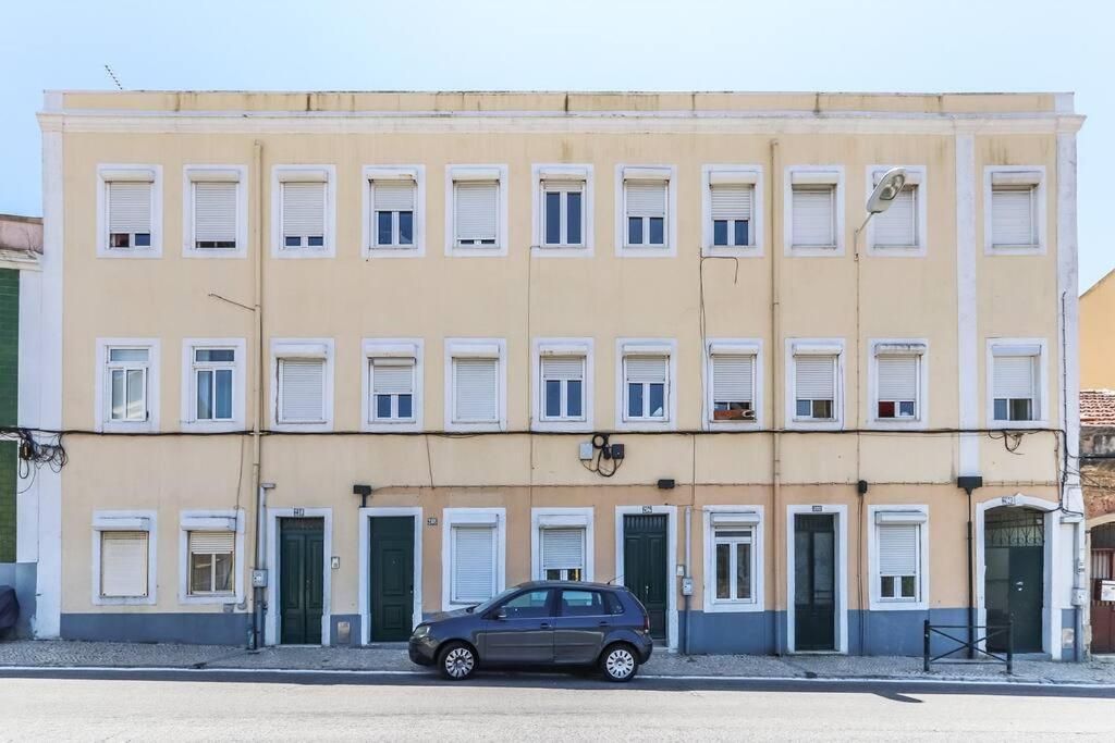 Vita Portucale ! Bright Campo Ourique W/ Terrace Lisboa Εξωτερικό φωτογραφία